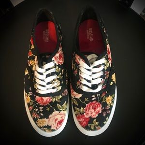 Mossimo Supply Co. multicolored garden sneakers, 6